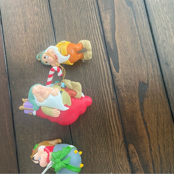 Disney Snowwhite 3 dwarfs Ornaments - Picture 5 of 7